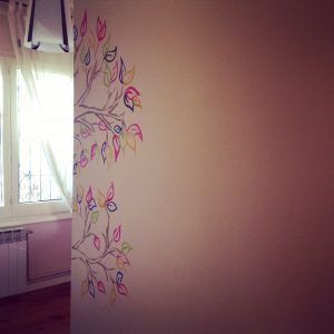 RojoSillon_Mural Infantil Pared_Buho y arbol_21