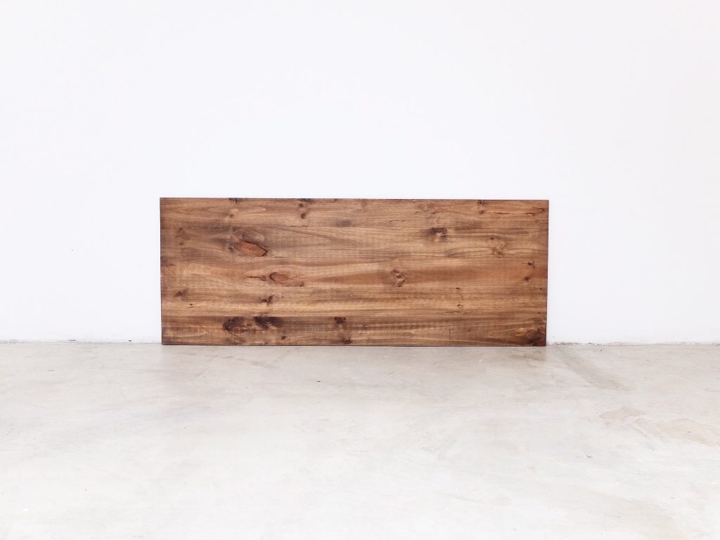 cabezal madera pino rojosillon