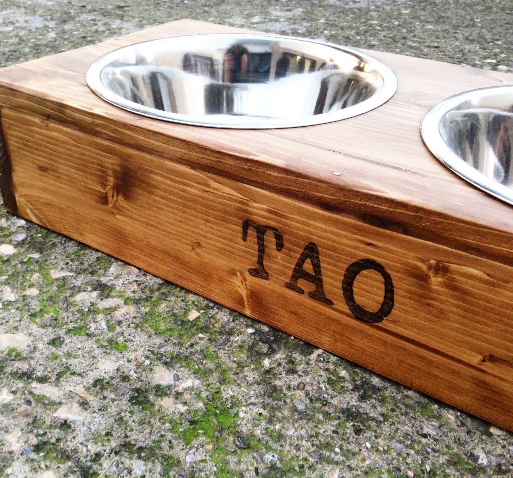 comedera perro personalizada rojosillon