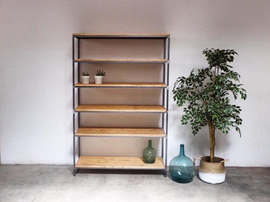 ESTNATERIA DE HIERRO Y MADERA A MEDIDA