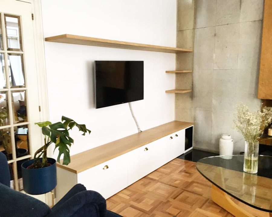 mobiliario salon hecho a medida lacado y roble
