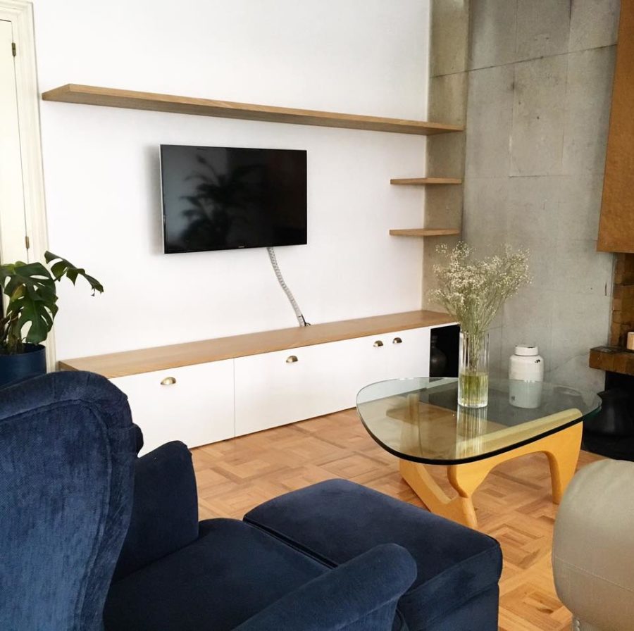mobiliario salon hecho a medida lacado y roble