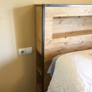 diseño muebles a medida cabecero hierro y madera rojosillon