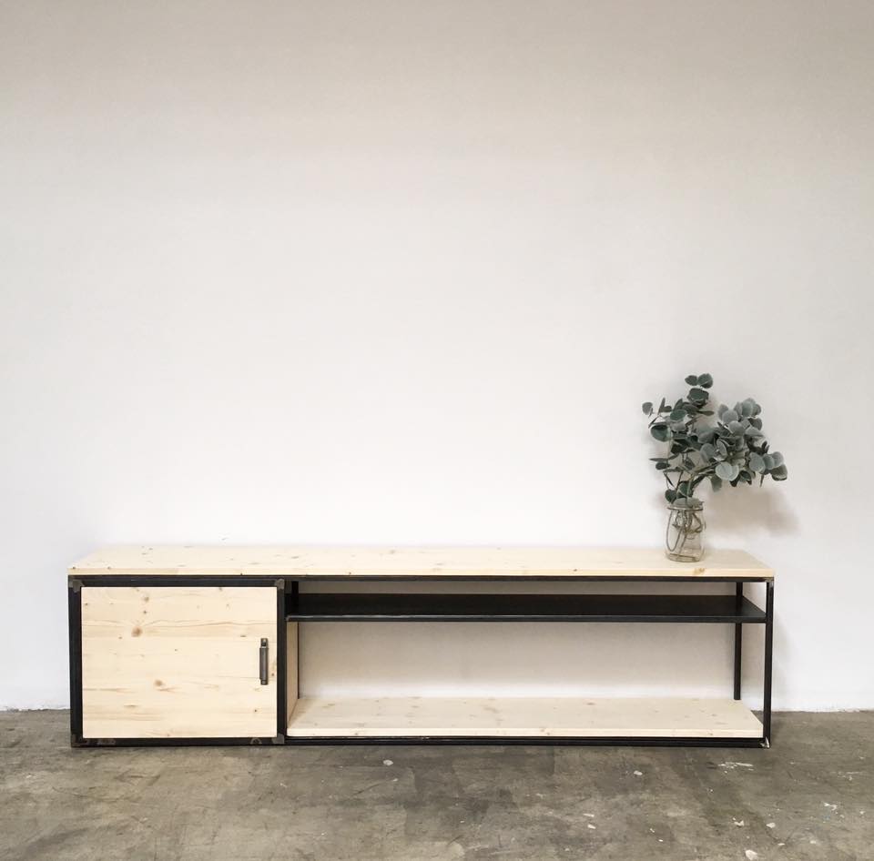 diseño de muebles a medida hierro y madera mueble tv rojosillon