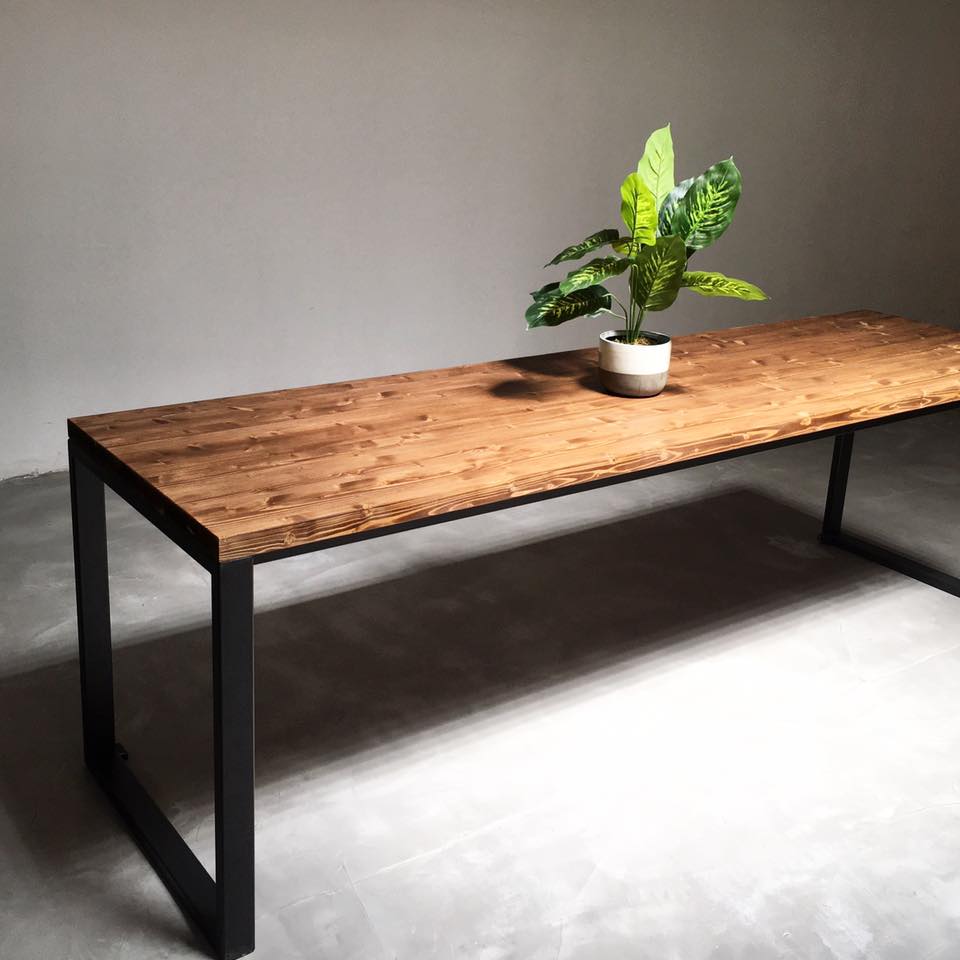DISEÑO DE MUEBLES A MEDIDA MESA HIERRO Y MADERA SALON ROJOSILLON