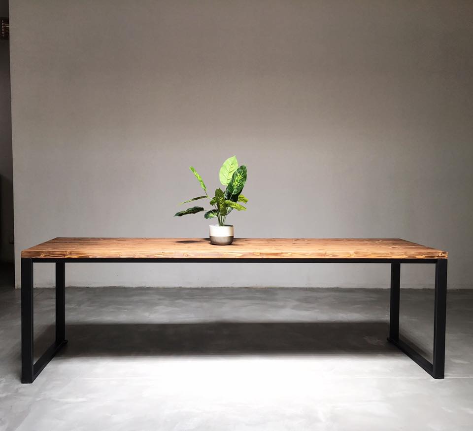 DISEÑO DE MUEBLES A MEDIDA MESA HIERRO Y MADERA SALON ROJOSILLON