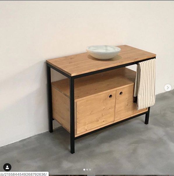 diseño de muebles a medida lavabo hierro y madera 