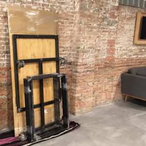 MUEBLE  HIERRO Y MADERA  A MEDIDA DISEÑO ROJOSILLON  mesa desmontable almacenable 