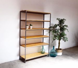 ESTNATERIA DE HIERRO Y MADERA A MEDIDA
