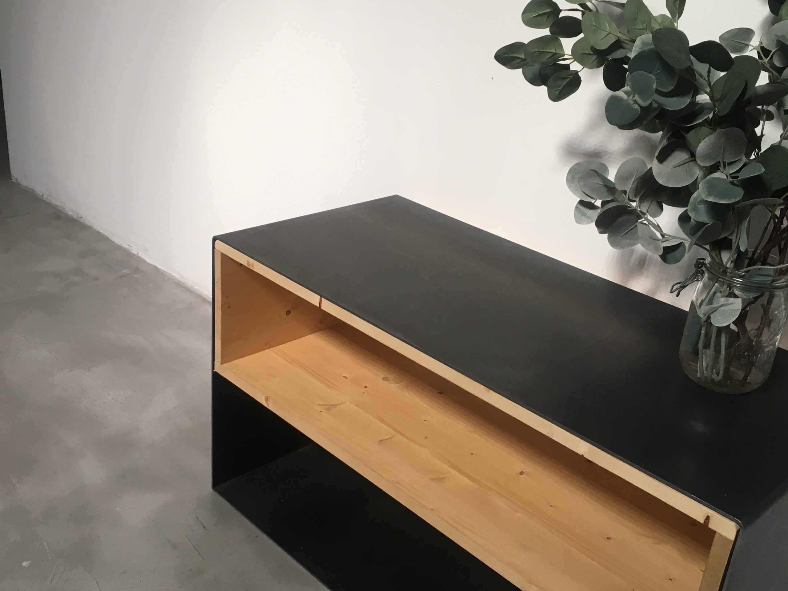 mobiliario a medida_mueble bajo a conjunto con dormitorio_rojosillon