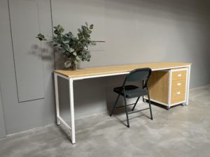 mobiliario a medida_escritorio para dormitorio mesa y cajon_rojosillon