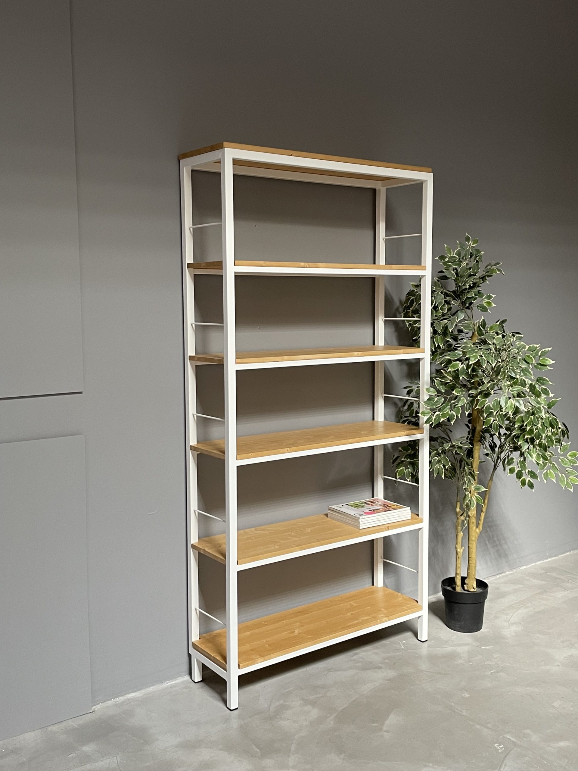 mobiliario a medida_estanteria para dormitorio a conjunto_rojosillon